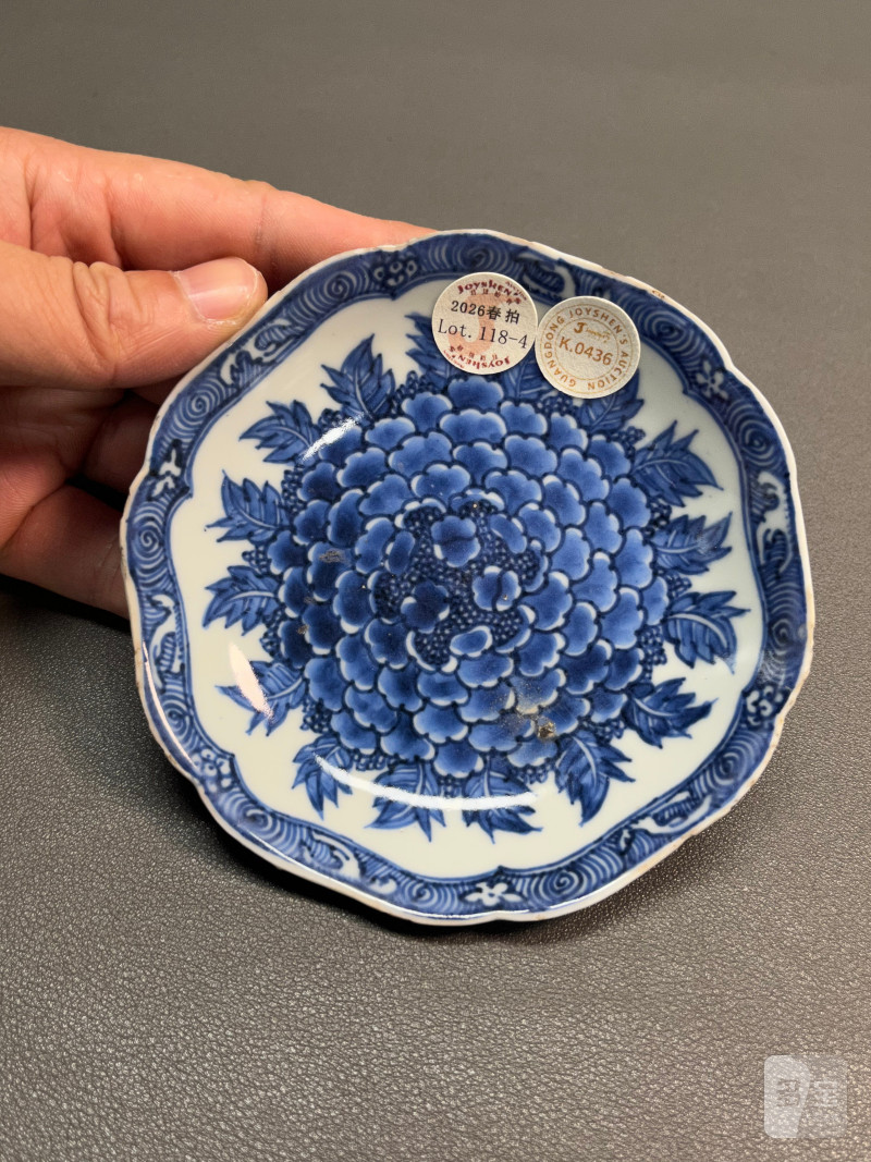 清康熙  青花花卉纹盘（一组 5 只、带木盒） - 图18